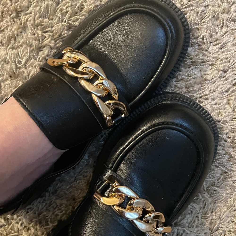 Black loafers with chains - YZM Fashions